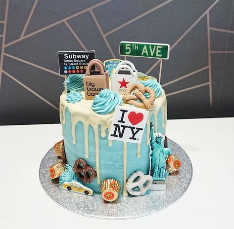 New York Edible Cake Decorations On Our Delicious Vanilla Sponge Cake Nyc Cake Ideas, New York Birthday Theme Cakes, New York Theme Cake, Nyc Birthday Cake, New York Cake Ideas, New York Birthday Cake, New York Birthday Theme, Fsu Cake, Birthday Cake Nyc