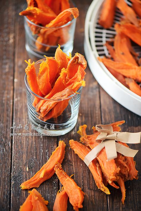 Sweet Potato Dehydrated, Dehydrated Sweet Potato Chips, Dried Sweet Potatoes, Dehydrating Sweet Potatoes, Dehydrate Sweet Potatoes, Dehydrated Sweet Potatoes, Dehydrate Recipes, Baked Yam, Dehydration Recipes