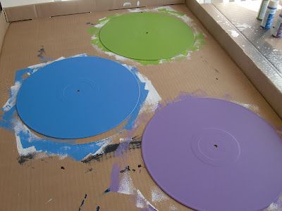 Diy Vinyl Record Projects, Vinyl Records Crafts, Diy Vinyl Record, Vinyl Record Projects, Record Diy, Vinyl Records Diy, Records Diy, Vinyl Record Art Ideas, Vinyl Record Crafts