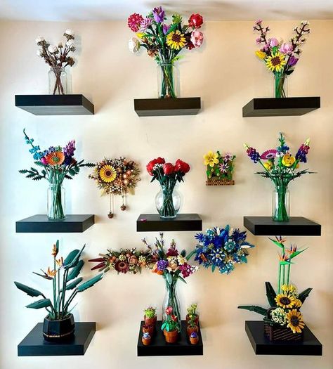 Flowers Display, Lego Flowers, Lego Wall, Lego Display, Lego Craft, Lego Creative, Future Apartment Decor, Lego Storage, Cool Lego Creations