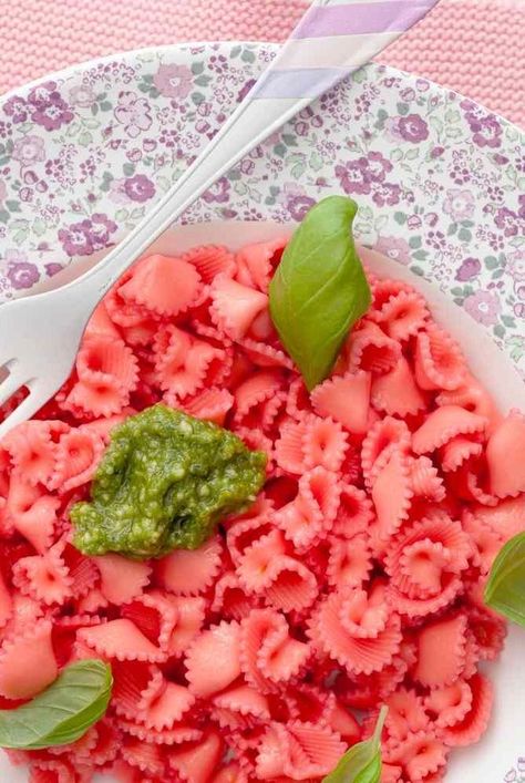 Barbie is the movie of the summer, and people can't seem to get enough pink. TikTok's viral Barbie pink pasta is a popular dish featuring beets for a pinkish hue. #pasta #barbiepasta #pinkpasta #viralpasta Pink Noodles, Barbie Dinner, Barbie Pasta, Coquette Food, White Bean Dip Recipe, Pink Pasta, Edible Cookie Dough Recipe, Bean Dip Recipes, White Bean Dip