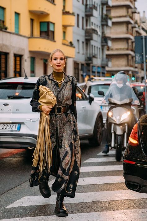 Eclectic Street Style Summer, Berlin Fashion Street, Boho Street Style, Style Moodboard, Milan Fashion Week Street Style, Milan Street Style, Berlin Fashion Week, Berlin Fashion, Mode Boho