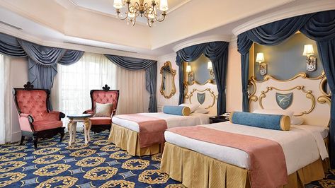 Disney Inspired Rooms, Cinderella Room, Disney Hotels Room, Disney Themed Bedrooms, Hotel Disney, Cinderella Suite, Themed Hotel Rooms, Casa Disney, Theme Hotel