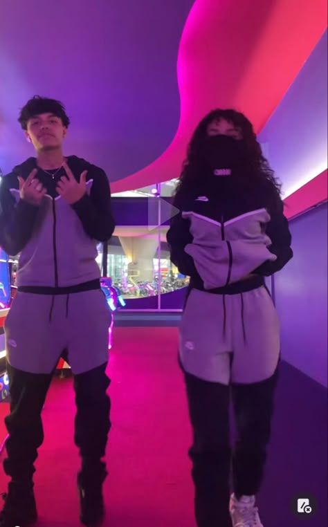 Couple Nike Tech Matching Outfits, Drip Outfit Couple, His And Hers Nike Outfits, Couple Tech Fleece, Couples Nike Tech, Matching Tech Fleece Couples, Matching Essentials Tracksuit Couple, Drip Couple Goals, Twin Outfit Ideas Friends