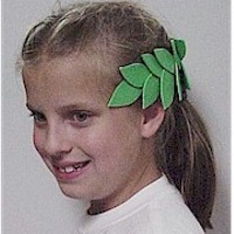 Future Olympians will enjoy wearing this Olympic Laurel Wreath crown proclaiming their athletic skills. Kids will find lots more Olympic crafts on https://www.freekidscrafts.com/. Find the ones that fit the skill level of your child and get in the Olympic spirit. #olympic #medals #ceremony #crown #wreath #sports #swimming #diving #gymnastics #soccer #tennis #track #equestrian #baseball #basketball #archery #cycling #hurdles #highjump #wrestling #skateboarding #volleyball #canoeing #golf #boxing… Olympic Themed Activities, Laurel Wreath Crown, Olympic Crafts, Wreath Crown, Wreath Printable, Olympic Theme, World Thinking Day, Crown Crafts, Wreath Drawing