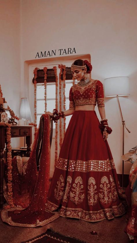 Elegant Red Wedding Lehenga Designs For A Intimate Wedding Simple Bridal Lengha Red, Indian Wedding Outfits Red, Bridal Lehenga Modern, Lehenga Designs Red, Simple Bridal Lehenga, Indian Bridal Lehenga Red, Red Indian Wedding Dress, Red Indian Dress, Lehenga Colors