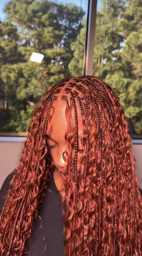 Copper Twists Black Women, Cajun Spice Hair Color, 27/30 Braids, Copper Twists, Twists Black Women, Small Boho Knotless, Small Boho Knotless Braids, Boho Knotless Braids Color, Knotless Braids Color