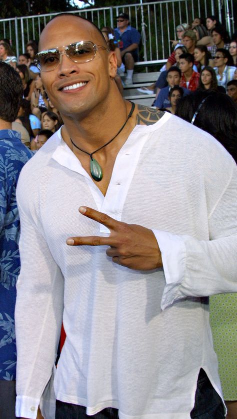 Dwayne Johnson 2000s, Aniston Hair, Rock Dwayne Johnson, Famous People Celebrities, Jennifer Aniston Hair, Braun Strowman, Dwayne The Rock Johnson, The Rock Johnson, Wwe Legends