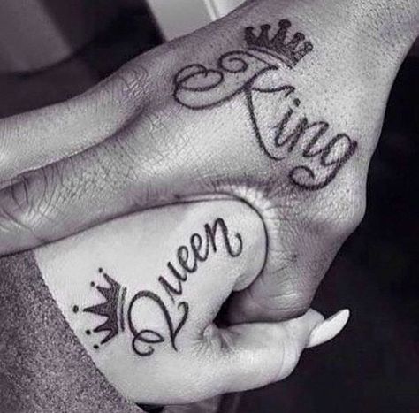 Queen Tattoos, King Queen Tattoo, Him And Her Tattoos, Partner Tattoos, Best Couple Tattoos, Cute Couple Tattoos, Couple Tattoos Unique, Crown Tattoo Design, Couples Tattoo Designs