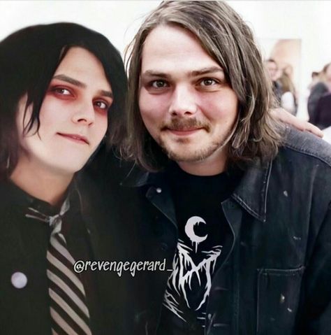 Gerard Way Now, Skeppy Fanart Cute, Skeppy Fanart, Mcr Fanart, Gerald Way, Mcr Memes, Then Vs Now, I Love Mcr, Mikey Way