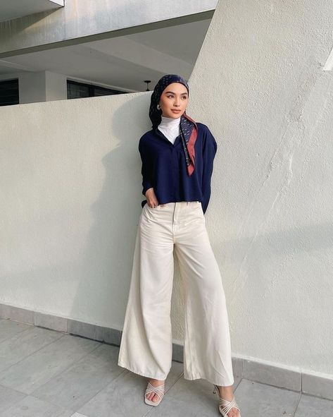 Sharifah Rose, Flowy Pants Outfit, Manifest 2024, Office Ootd, Hijab Fashion Summer, Maternity Clothes Summer, Smart Casual Work Outfit, Japan Outfit, Stylish Maternity Outfits