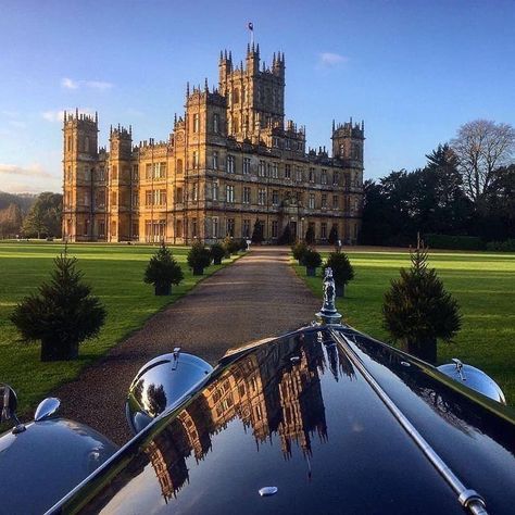 Downton Abbey, Old Money House, Foto Glamour, Highclere Castle, Castle Aesthetic, Royal Aesthetic, Royalty Aesthetic, Dream Lifestyle, Old Money Aesthetic