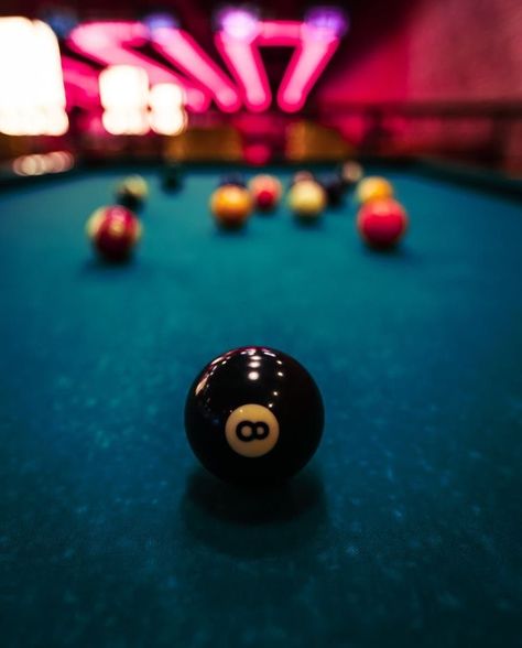 Pool Hall Ideas, Billiard Wallpaper, Billiard Photography, Pool Party Aesthetic, Billiards Aesthetic, Cue Sports, College Photography, 90s Fashion Outfits Hip Hop Party, Cd Cover Design