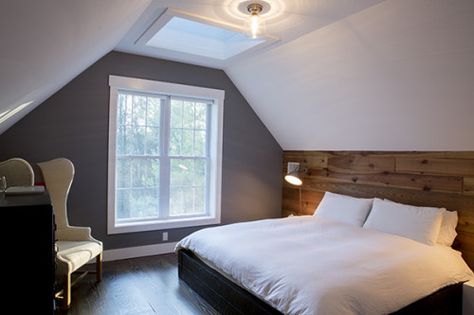 Attic Bedroom Ideas Angled Ceilings, Angled Bedroom, Slanted Ceiling Bedroom, Sloped Ceiling Bedroom, Slanted Walls, Bungalow Bedroom, Attic Bedroom Designs, Attic Space, Head Board