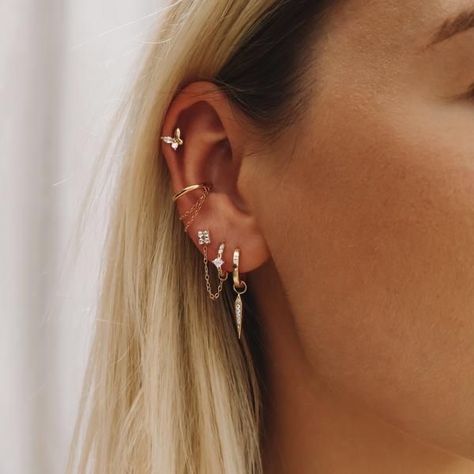 Piercings Ear Conch, Ear Piercings Industrial, Minimalist Ear Piercings, Piercing Conch, Types Of Ear Piercings, Cool Ear Piercings, Pretty Ear Piercings, Cute Ear Piercings, Cute Piercings