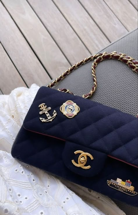 Bag Wishlist, Elegant Wardrobe, Luxury Bags Collection, Chanel Flap Bag, Bag Chanel, Womens Designer Bags, Girly Bags, Luxury Purses, Handbag Heaven