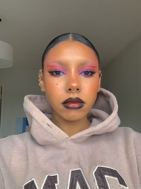 Make up, purple, make up, graphic liner, red eyeliner, black and red lip, full beat, bleached brows Red And Purple Makeup, Makeup Inspo Purple, Red Graphic Liner, Make Up Purple, Bleached Brows, Colourful Makeup, Red Eyeliner, Eyeliner Black, Graphic Eyeliner