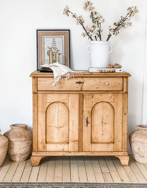 Vintage Storage Cabinet, Rustic French Cabinet, Cabinet Vintage Wood, Entryway Cabinets, Home Decor Ideas Vintage, Antique Small Cabinet, Vintage Home Decor Ideas, Vintage Home Interior, Rustic Style Furniture