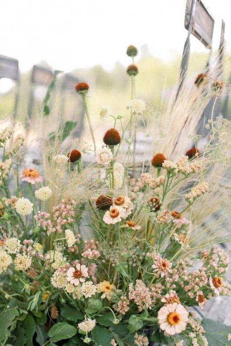 Earthy Bridesmaid Bouquet, Wildflower Ceremony Installation, Modern Boho Wedding Flowers, Wildflower Ceremony Flowers, Earthy Tone Wedding Flowers, Wild Flower Beach Wedding, Meadow Aesthetic Wedding, Naturalistic Wedding Flowers, Meadow Floral Arrangement