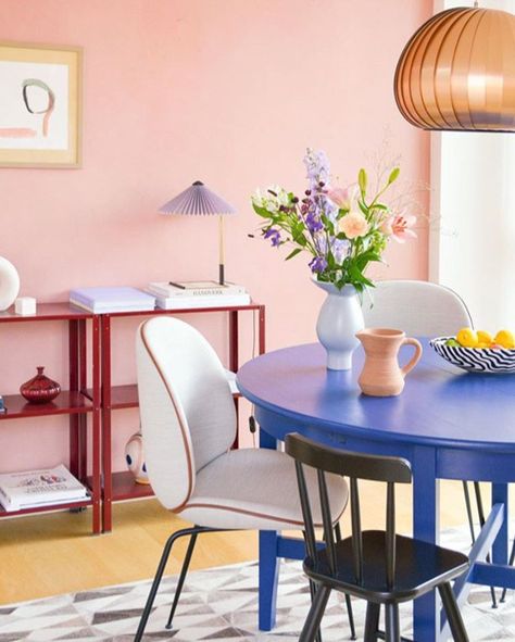 This Pastel Infused Danish Home Is A Feast For the Eyes! Danish Pastel Interior, Danish Home Design, Pastel Interior Design, Pastel Interiors, Pink Dining Rooms, 60s Interior, Danish Home, Pastel Danish, Danish Pastel Decor