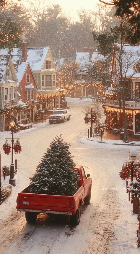 Hallmark Christmas Town Aesthetic, Pretty Christmas Pictures, Sweden At Christmas, Christmas Hallmark Aesthetic, Christmas Cottage Core Aesthetic, 00s Christmas Aesthetic, Hallmark Movies Aesthetic, Christmas Small Town Aesthetic, New England Christmas Aesthetic