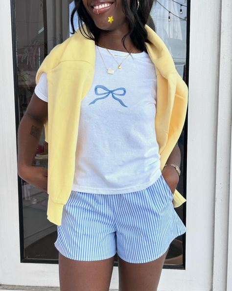 On todays brunch menu: Butter yellow and baby blue 🧈🪺 Butter Color Outfit, Butter Yellow Aesthetic, Aesthetic Yellow Outfits, Yellow And Blue Outfits, Blueberry Limeade, Yellow Blue Aesthetic, Butter Yellow Outfit, Blue And Yellow Outfit, Blue And Yellow Aesthetic