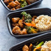 Meal Prep - Teriyaki Chicken and Broccoli - Gimme Delicious Teriyaki Chicken And Broccoli, Recipes Under 400 Calories, Best Meal Prep, Healthy Lunch Meal Prep, Meal Prep Ideas, Chicken And Broccoli, Fitness Routines, Vegan Meal Plans, Prepped Lunches