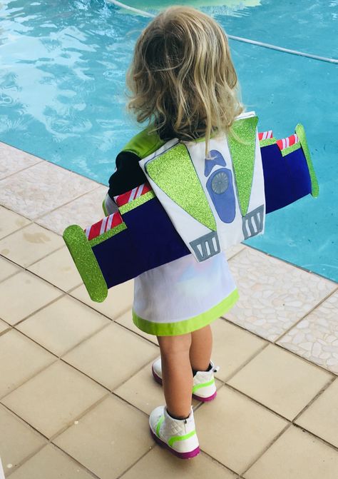 Buzz Lightyear Costume Girl, Baby Girl Toy Story Costume, Buzz Lightyear Girl Costume, Buzz Halloween Costume, Buzz Lightyear Costume Toddler, Diy Toy Story Costumes, Jojo Halloween, Disfraz Buzz Lightyear, Wagon Costume