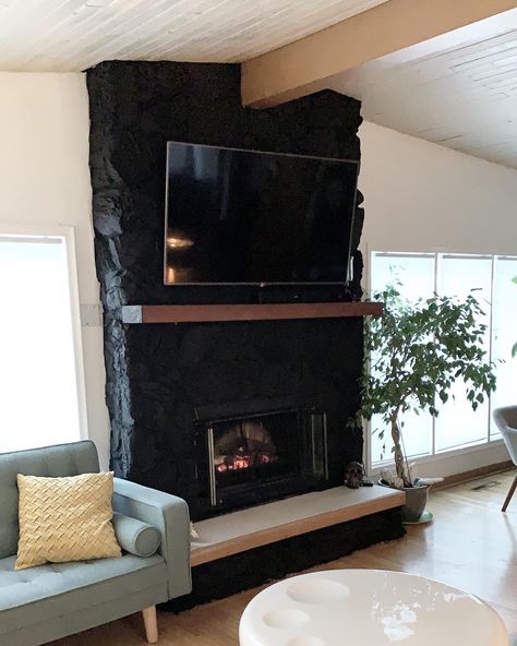 Painted Rock Fireplaces, Mid Century Modern Makeover, Painted Stone Fireplace, Stone Fireplace Makeover, Painted Brick Fireplaces, Paint Fireplace, Brick Fireplace Makeover, Black Fireplace, Rock Fireplaces