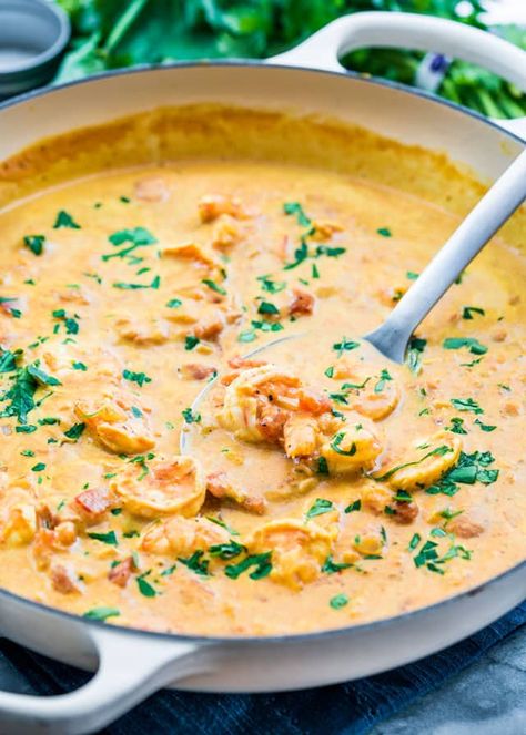 This Coconut Shrimp Curry features delicious shrimp in a coconut curry that's perfect over cooked rice and ready in only 25 minutes! Super easy, one pot and tons of flavors! #shrimpcurry #curry #shrimp Seafood Curry Recipes, Thai Sauces, Shrimp Curry Recipe, Healthy Coconut Shrimp, Coconut Shrimp Curry, Seafood Curry, Coconut Curry Shrimp, Cooking With Turmeric, Shrimp Curry