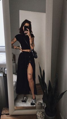 Outfits Around The House, Moody Aesthetic Outfits, Black Salon Outfits, Goth Outfit Ideas Casual, Tattoo Artist Outfit, Mid Size Outfits Summer, Witchy Summer Outfits, Casual Date Outfit, Summer Grunge Outfits