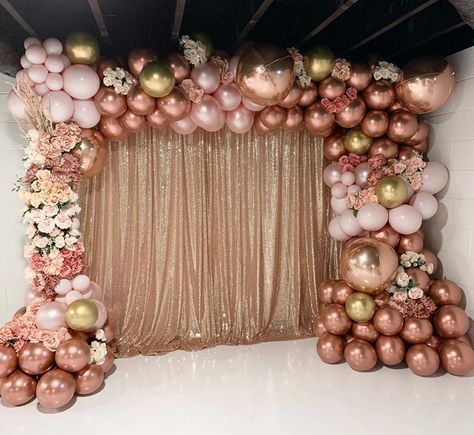 Pink Gold And Rose Gold Party, Rose Gold Balloon Backdrop, Pink And Rose Gold Balloon Garland, Rose Gold Balloon Decor, Rose Gold Debut Theme, Rose Gold Decorations Birthday, Rose Gold Balloon Decorations, Sweet 16 Rose Gold Theme, Rose Gold Themed Birthday Party Ideas