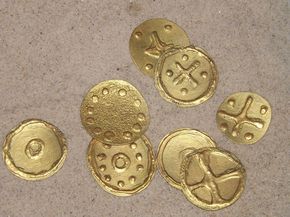 Pirate Unit, Coin Crafts, Pirate Activities, Pirates Gold, Pirate Coins, Pirate Crafts, Treasure Coin, Pirate Halloween, Ahoy Matey