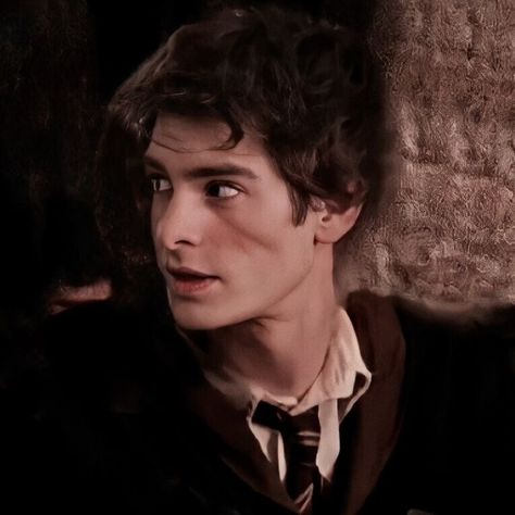 Remus Lupin Icons, Remus Lupin Young, Remus Lupin Fancast, Remus Lupin Marauders Era, Remus Lupin Marauders, Remus Lupin Moony, Andrew Garfield Remus Lupin, Remus Lupin Aesthetic, Ice Fantasy