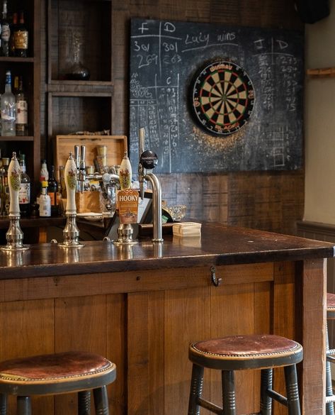 English Country Pub Interiors, English Country Pub, Pub Interior Design Modern, English Pub Basement, Country Bar Ideas, English Pub Aesthetic, Country Pub Interior, Pub Style Basement, British Pub Interior