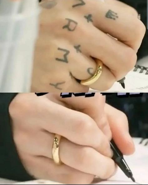 Jungkook Rings Hand, Bts Bracelet, Jungkook Selca, Jimin Jungkook, Busan, Black Aesthetic, Wattpad, Wedding Rings, Ships