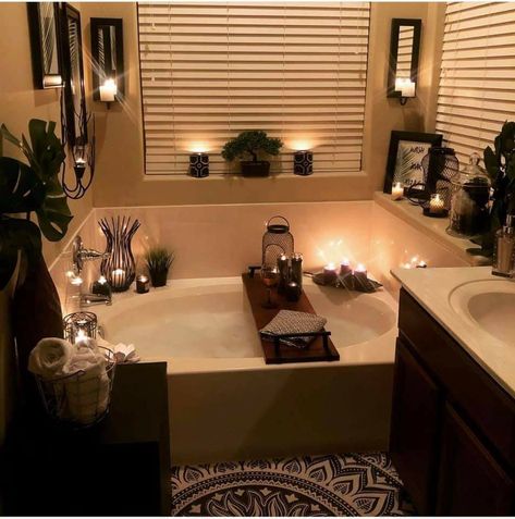 Bathroom Jacuzzi Tub Ideas, Jacuzzi Tub Bathroom Decor, Jacuzzi Tub Decor, Tub Decor Master Bath, Bathroom Designs 2023, Deck Railing Ideas, Beautiful Bathroom Decor, Bathroom Decor Themes, Railing Ideas