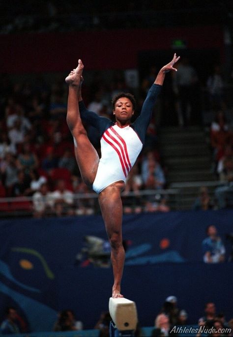 Dominique Dawes, Black Gymnast, Gymnastics History, Kripalu Yoga, Black Cheerleaders, Gymnastics World, American Athletes, Gymnastics Poses, Gymnastics Videos