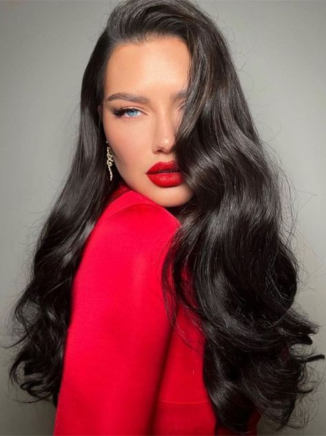 Adriana Lima Hair, Adrian Lima, Adrina Lima, Adriana Lima Makeup, Red Makeup Looks, Adriana Lima Style, Adriana Lima Victoria Secret, Isabelle Adjani, Victoria Secret Model