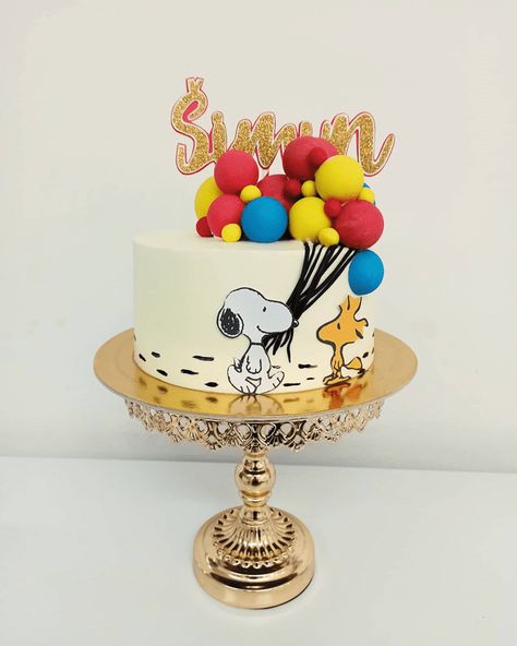 Snoopy Cake Design Images (Cake Gateau Ideas) - 2020 Snoopy Cake Ideas, Peanuts Birthday Cake, Snoopy Birthday Cake, Charlie Brown Birthday Party, Bolo Snoopy, Peanuts Birthday Party, Snoopy Birthday Party, Snoopy Cake, Cake Design Images