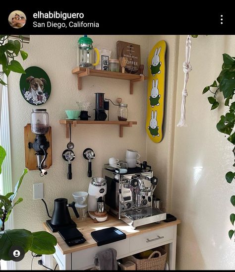 Tiny Coffee Bar Small Spaces, Espresso Bar At Home, Coffee Nook Aesthetic, Home Coffee Corner Ideas, Home Cafe Setup, Coffee Bar Ideas Aesthetic, Eclectic Coffee Bar, Espresso Bar Setup, Espresso Machine Bar