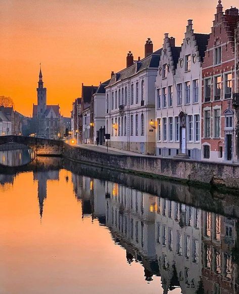 Brugge, Belgium 🇧🇪💕✌ Belgium Aesthetic, Brugge Belgium, Ghent Belgium, Bruges Belgium, Europe Photos, Travel Videos, Travel Information, Best Cities, Travel Around The World