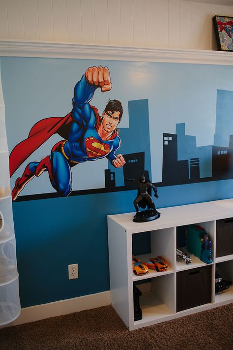 DIY superhero room - superman Diy Superhero, Banana Crumb Muffins, Superhero Room, Booth Decor, Neon Artwork, Sweet Potato Protein, Mothers Day Breakfast, Baked Roast, Healthy Chicken Breast