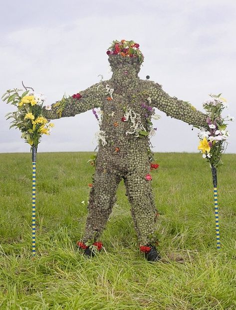 The Bizarre, Eye-Popping Costumes of Europe's Wild Men Charles Freger, Pagan Traditions, Pagan Rituals, Creative Costumes, Folk Costume, Man Photo, Green Man, Anthropology, Scotland