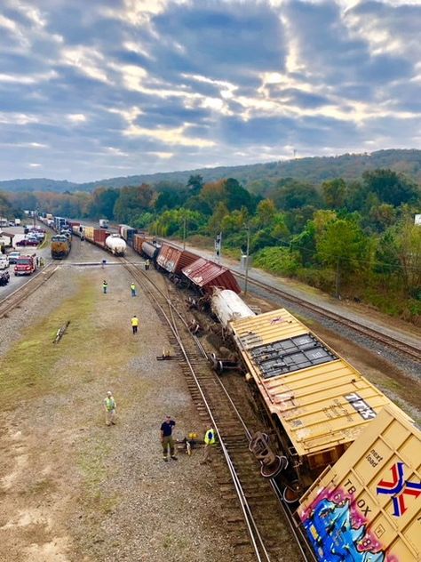 Railway Accidents, Train Accident, Train Derailment, Union Pacific Train, Train Crash, Holiday Train, Railroad Photography, Train Wreck, Railroad Photos