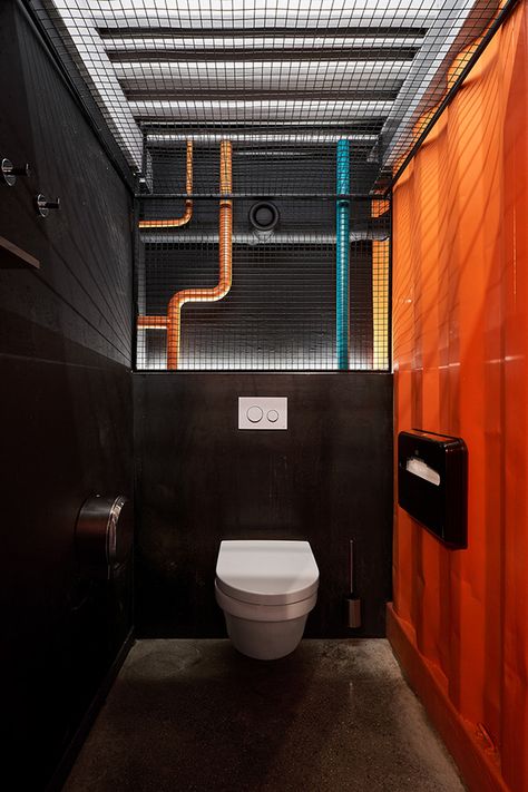 Commercial Washroom Design, Wooden Partition Design, Industrial Toilets, Toilet Restaurant, Wood Cafe, Wc Design, Unique Cafe, Industrial Office Design, Restroom Design