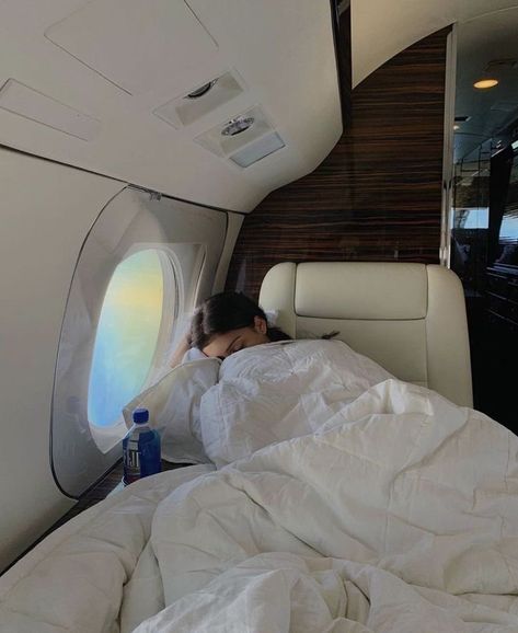 Traveling Together Aesthetic, Dream Life Pictures, Future Me Aesthetic, Life Pictures Aesthetic, Good Life Aesthetic, Dream Board Pictures, Adventurous Aesthetic, My Life Aesthetic, Stile Kylie Jenner