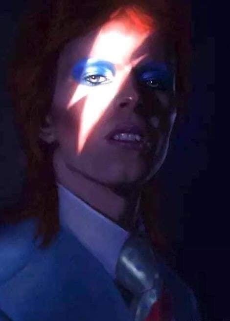 David Bowie Fashion, Moonage Daydream, David Bowie Art, David Bowie Ziggy, Major Tom, Life On Mars, Ziggy Stardust, K Drama, Glam Rock