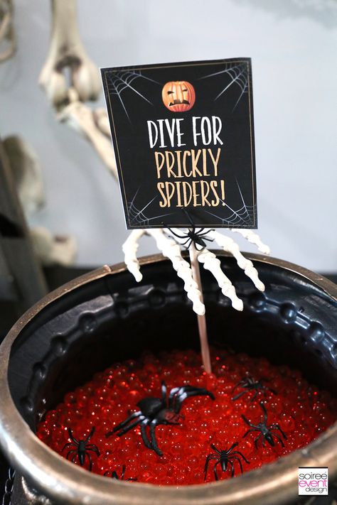 Spooky Halloween Party Games, Halloween Costume Ideas For Adults, Adult Halloween Party Games, Fun Halloween Party Games, Games Halloween, Photo Halloween, Halloween House Party, Halloween Games For Kids, Spooky Halloween Party