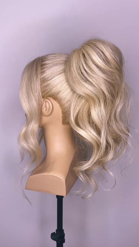 Curled High Ponytail, Ponytail And Bangs, Debs Hairstyles, Party Ponytail, Ponytail Looks, Barbie Hairstyles, Media Cola, Barbie Ponytail, Blonde High